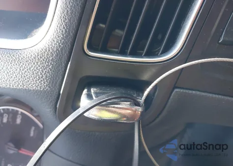 2010 Audi Q5 3.2 Premium z USA, uszkodzony, nr VIN WA1LKAFP4AA113036